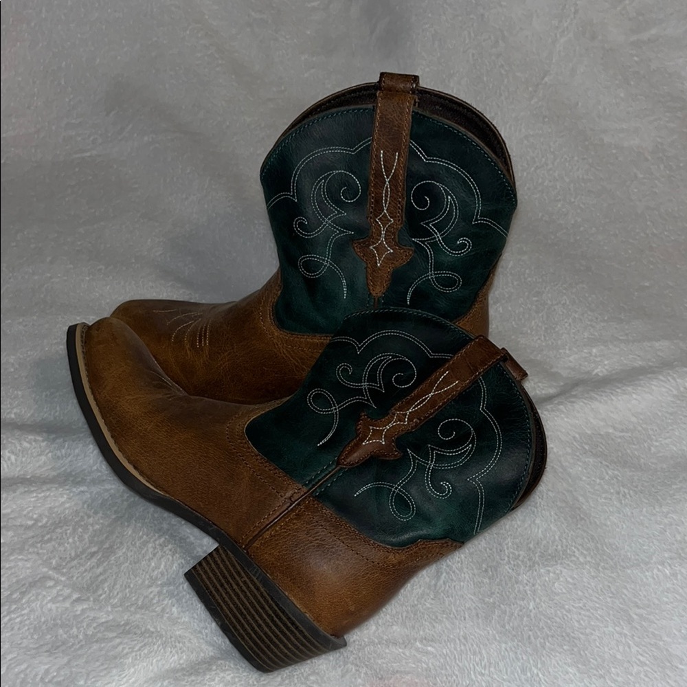 Stylish Brown and Teal Western Boots